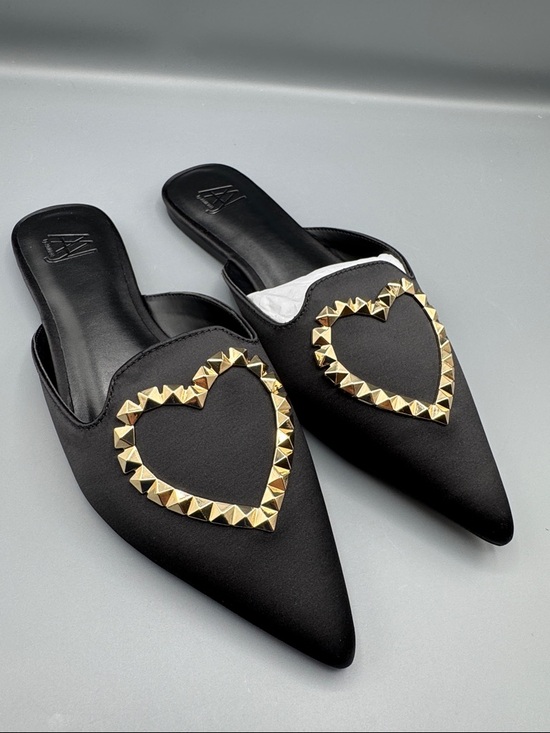 AAJ Shoes - AAJ By Aminah Women's Aviva Heart Mule Pumps